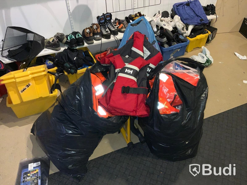 3 säckar med flytvästar. 0-50kg